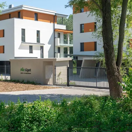 Fuzliget Surf Garden Apartament *